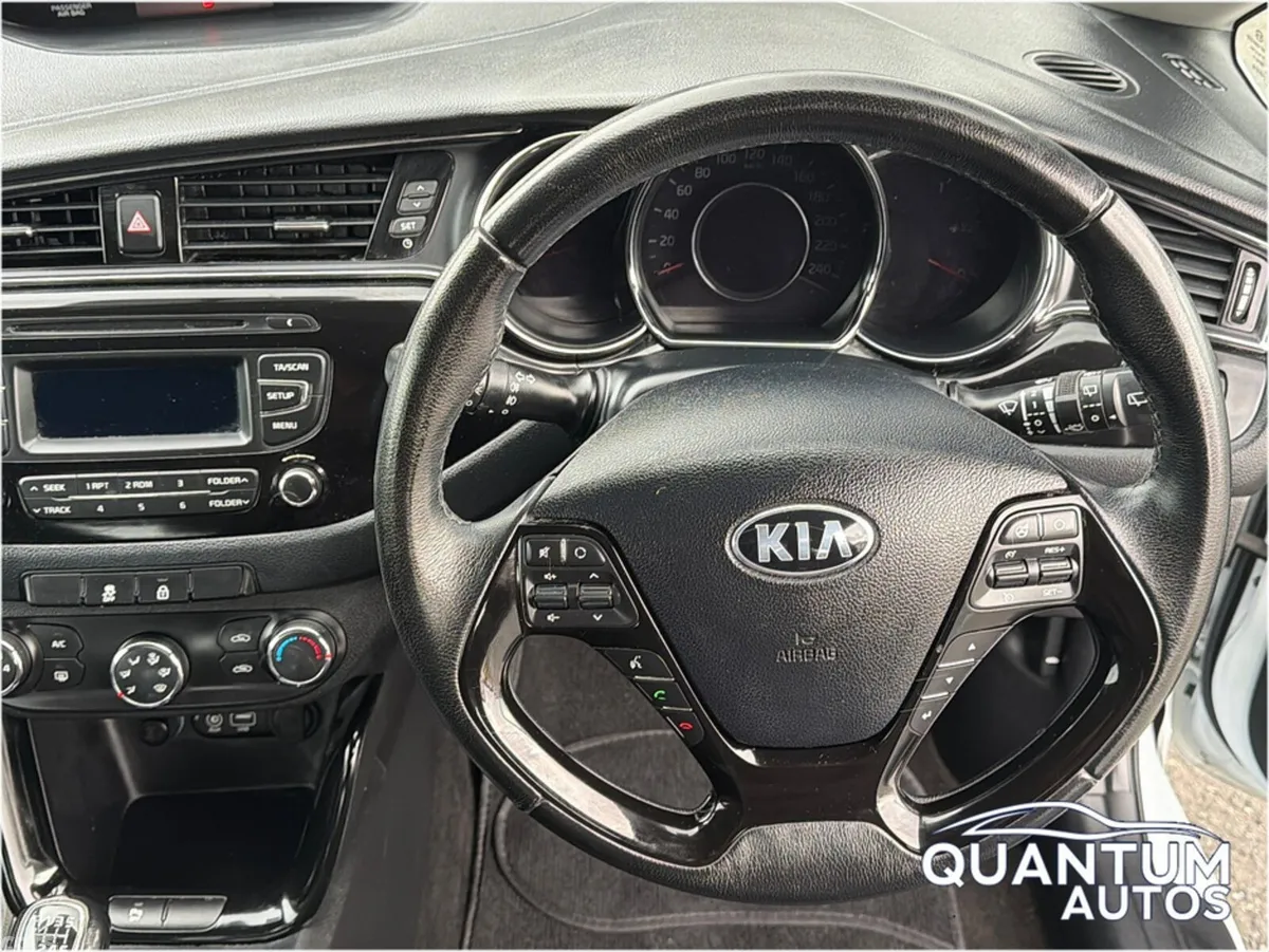Kia Ceed Hatchback, Diesel, 2016, White