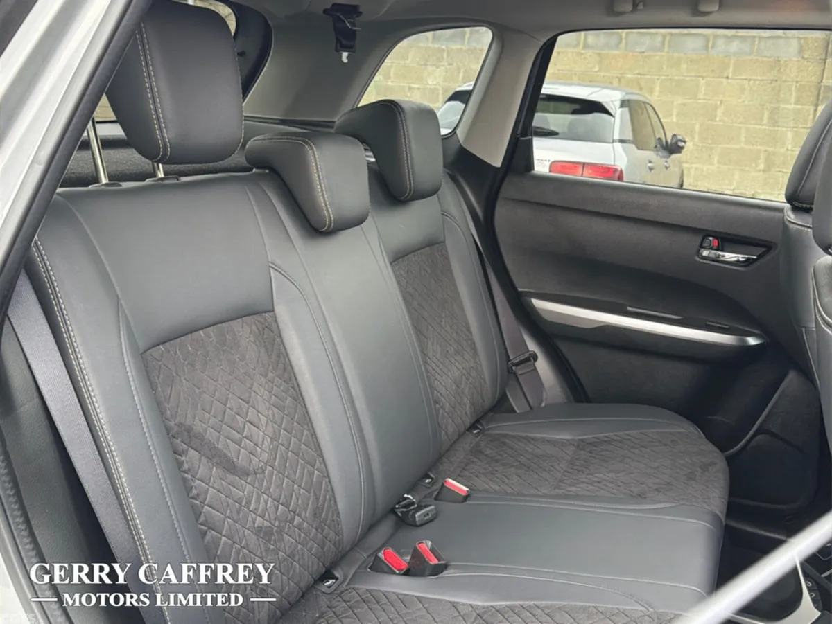 Suzuki Vitara SUV, Petrol Hybrid, 2022, Grey