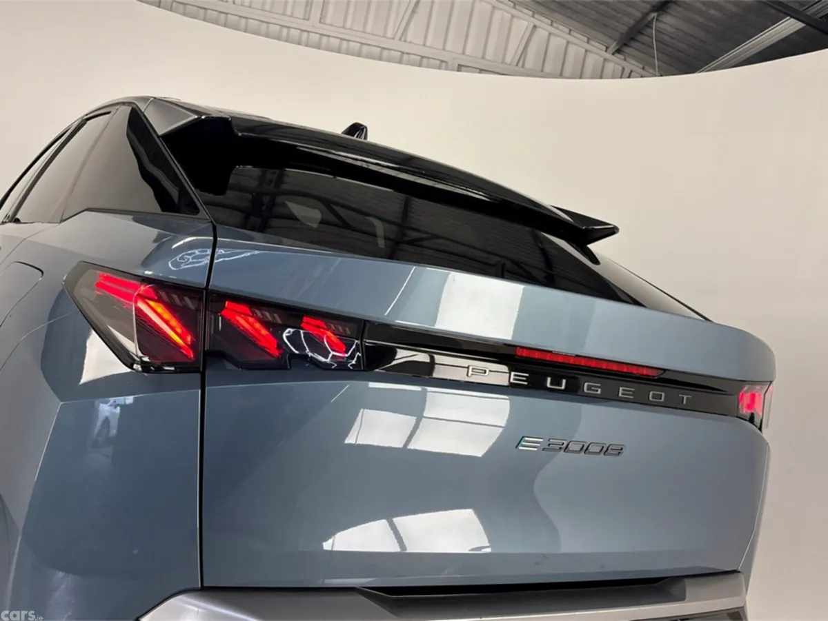 Peugeot 3008 MPV, Electric, 2025, Blue