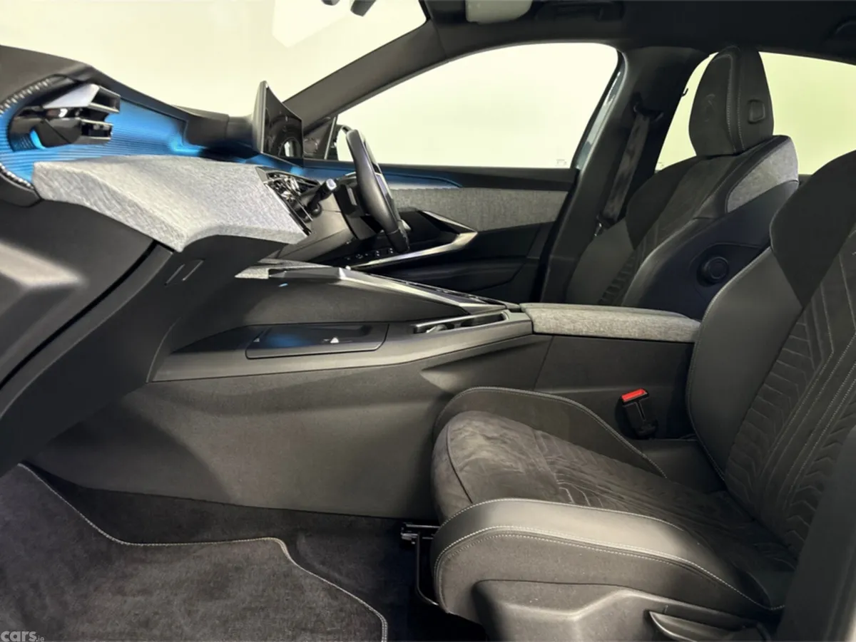 Peugeot 3008 MPV, Electric, 2025, Blue