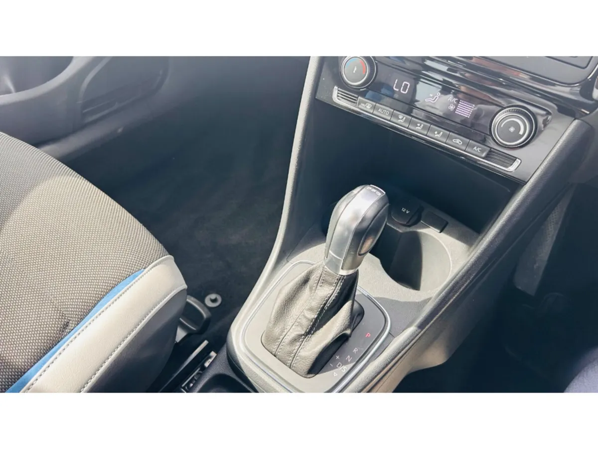 Volkswagen Polo Hatchback, Petrol, 2016, White