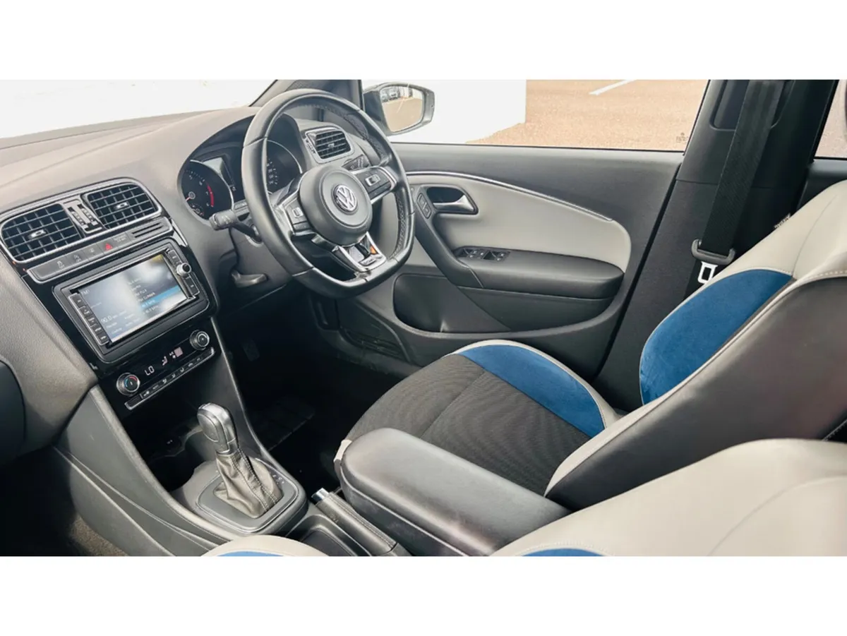 Volkswagen Polo Hatchback, Petrol, 2016, White