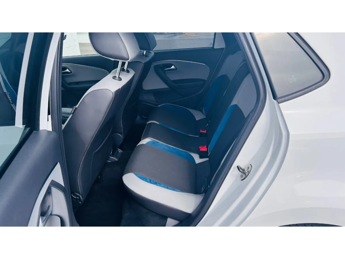 Volkswagen Polo Hatchback, Petrol, 2016, White