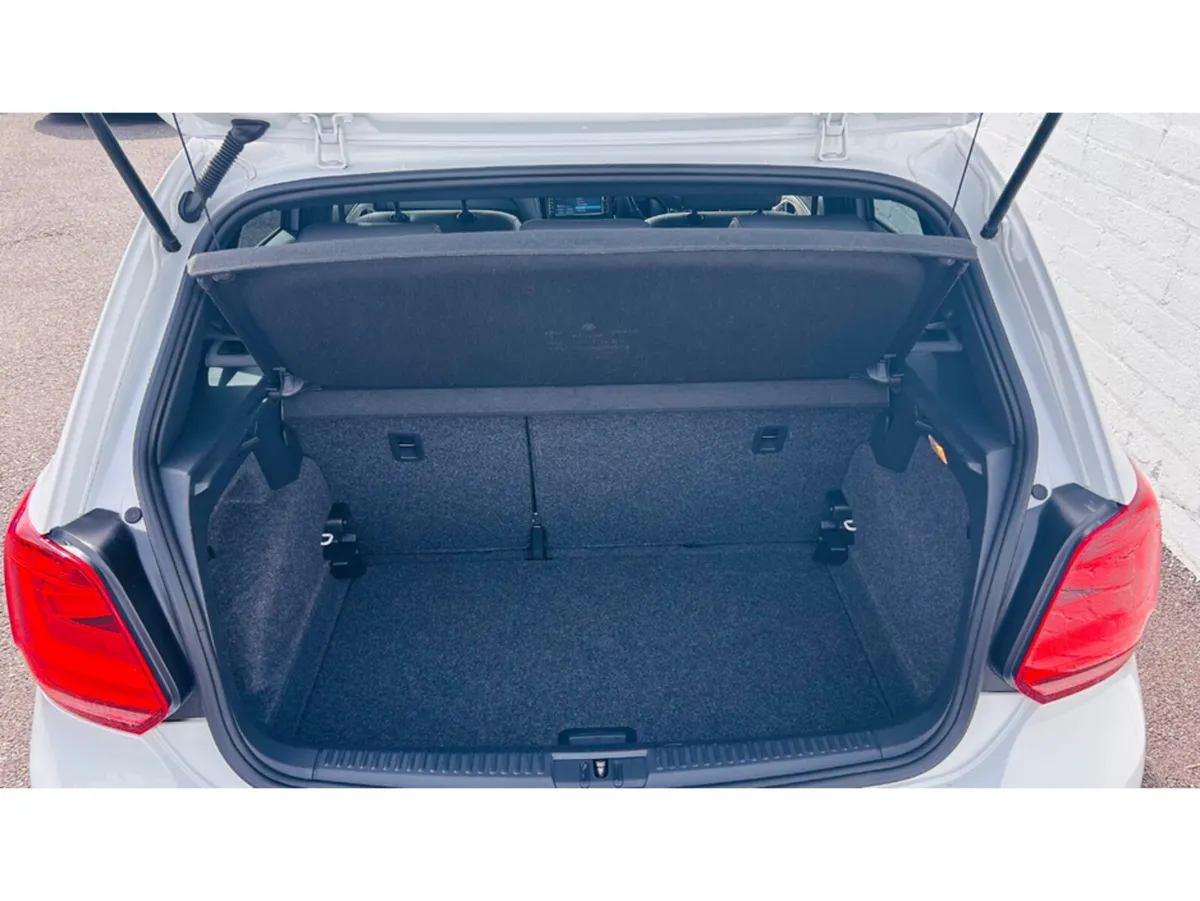 Volkswagen Polo Hatchback, Petrol, 2016, White