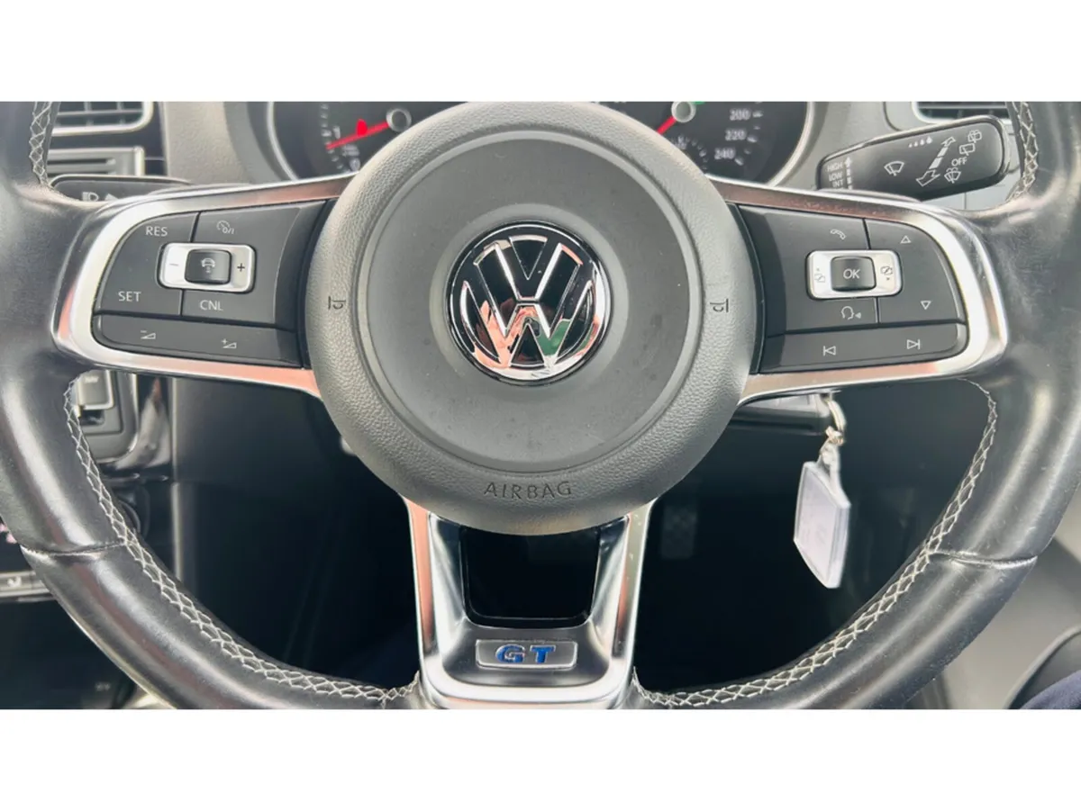 Volkswagen Polo Hatchback, Petrol, 2016, White