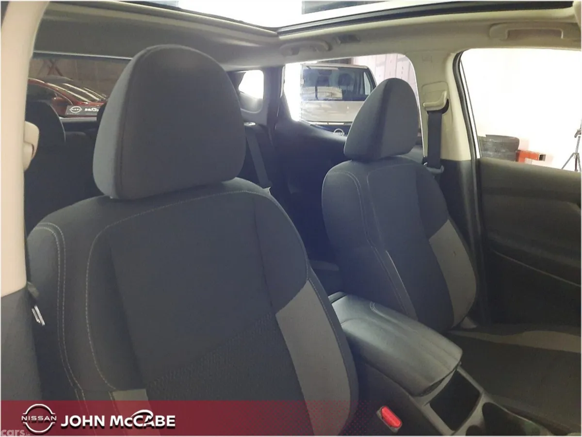 Nissan Qashqai MPV, Petrol, 2020, White
