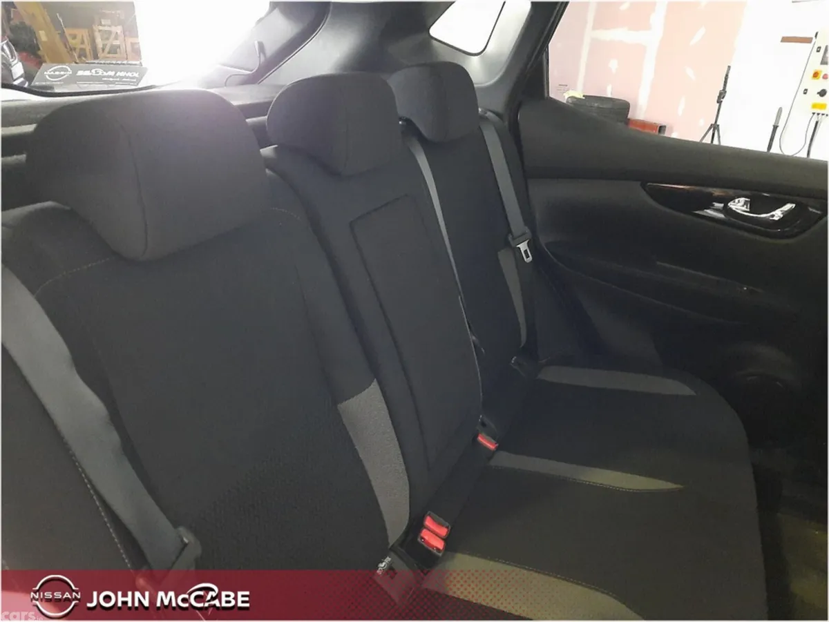 Nissan Qashqai MPV, Petrol, 2020, White