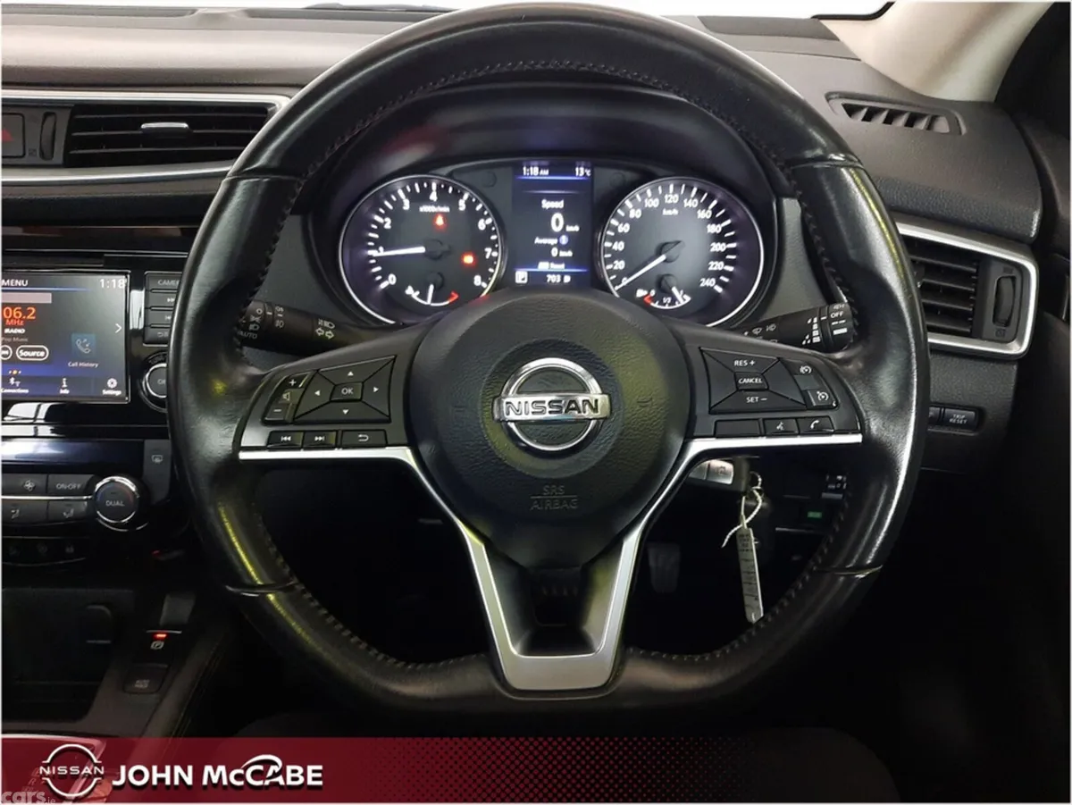 Nissan Qashqai MPV, Petrol, 2020, White