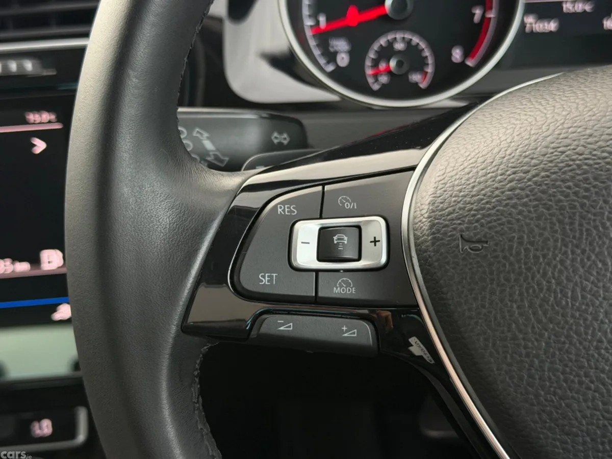 Volkswagen Golf Hatchback, Petrol, 2017, Blue