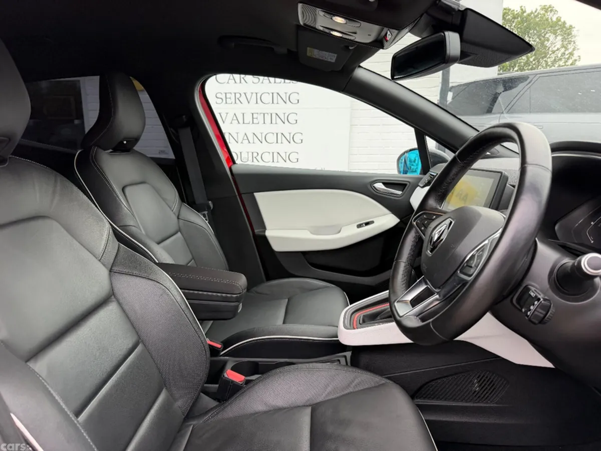 Renault Clio Hatchback, Petrol, 2021, Red