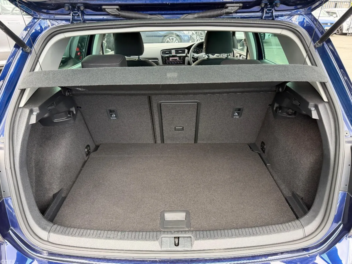 Volkswagen Golf Hatchback, Petrol, 2017, Blue