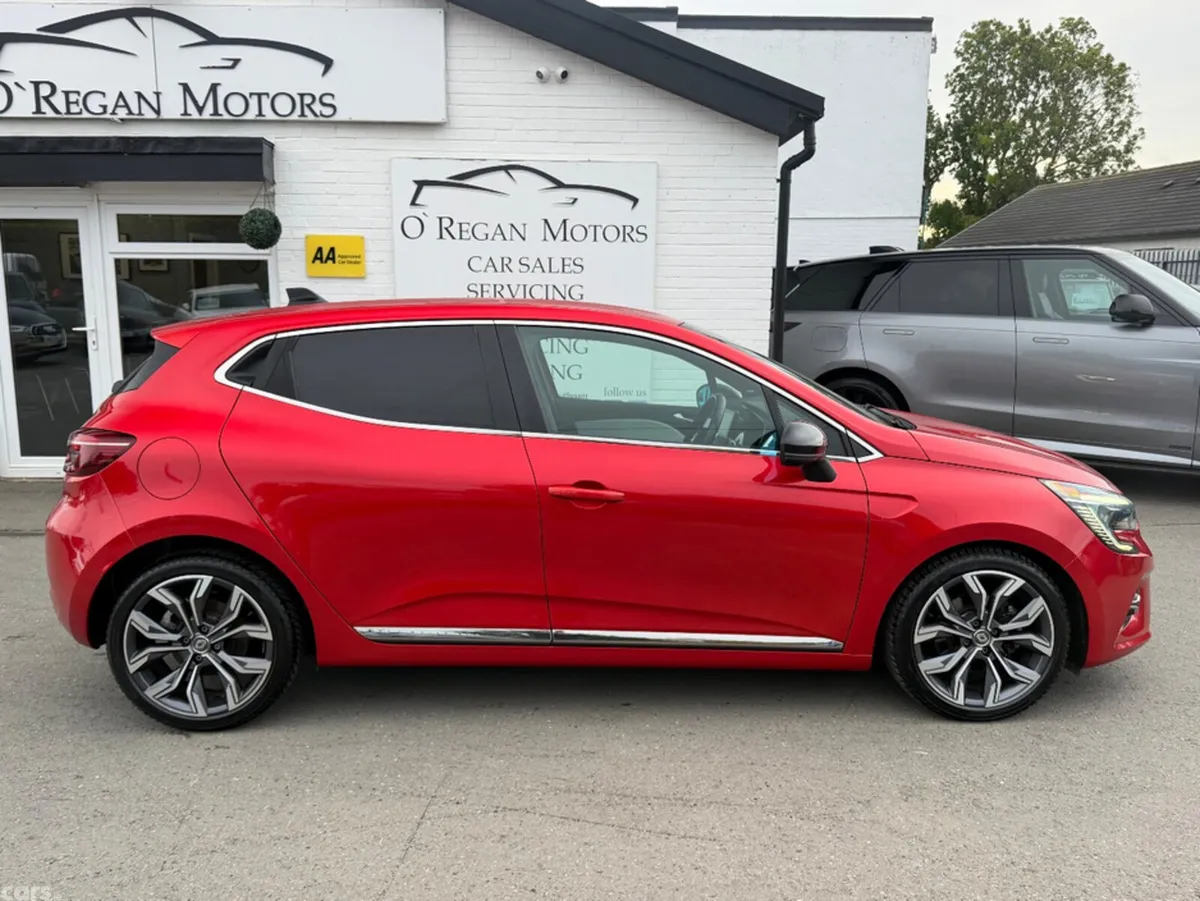 Renault Clio Hatchback, Petrol, 2021, Red