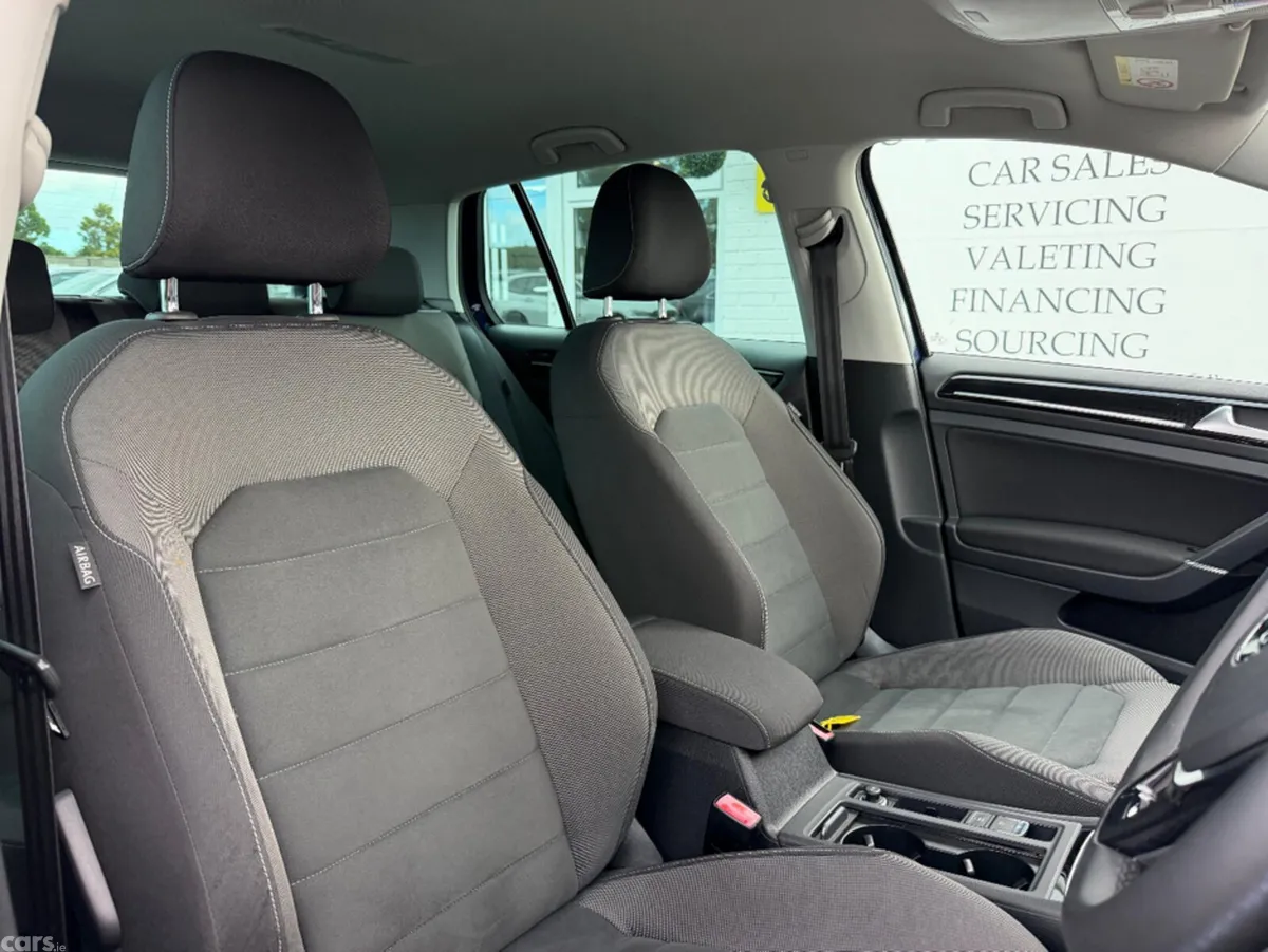 Volkswagen Golf Hatchback, Petrol, 2017, Blue