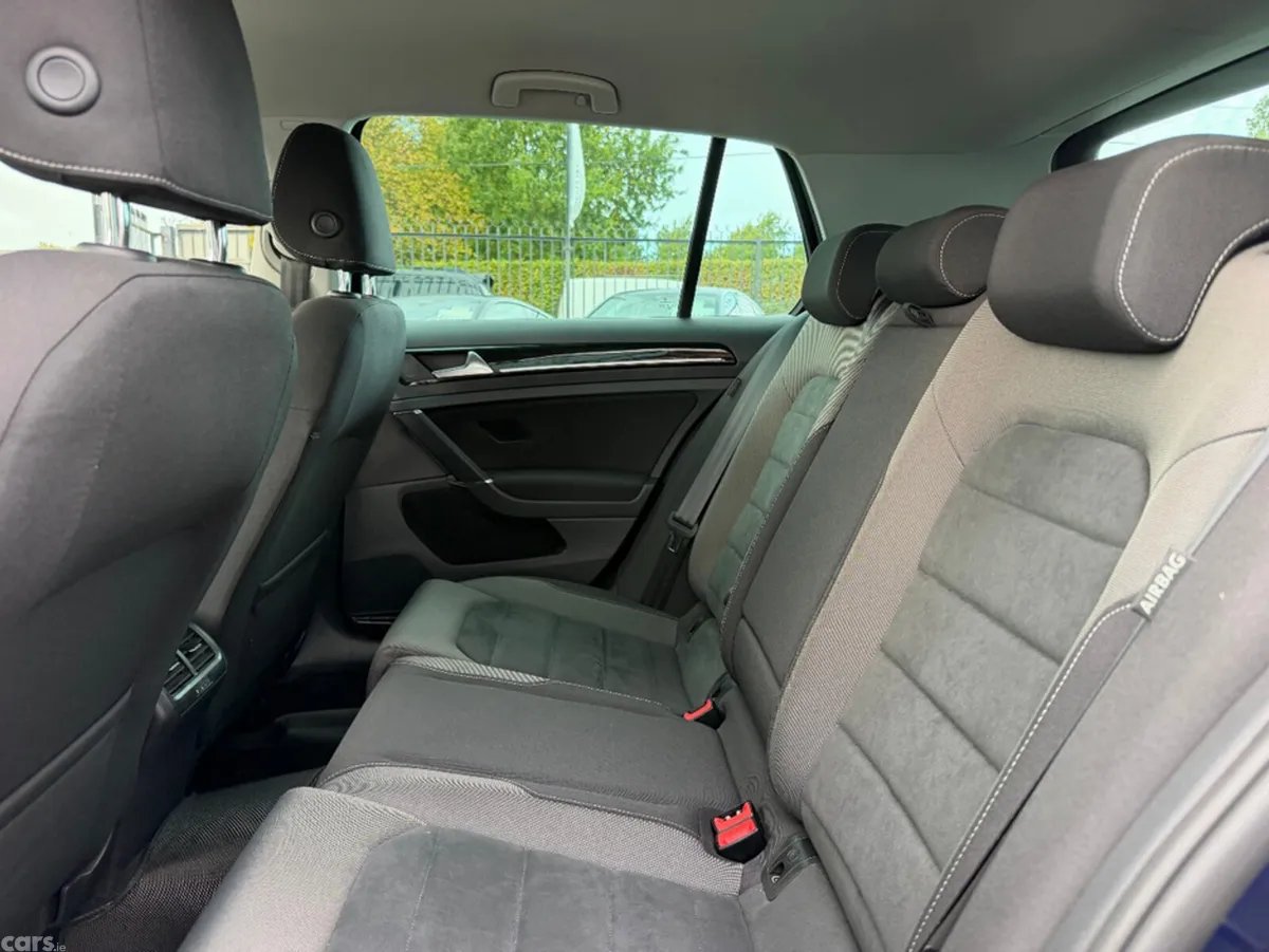 Volkswagen Golf Hatchback, Petrol, 2017, Blue