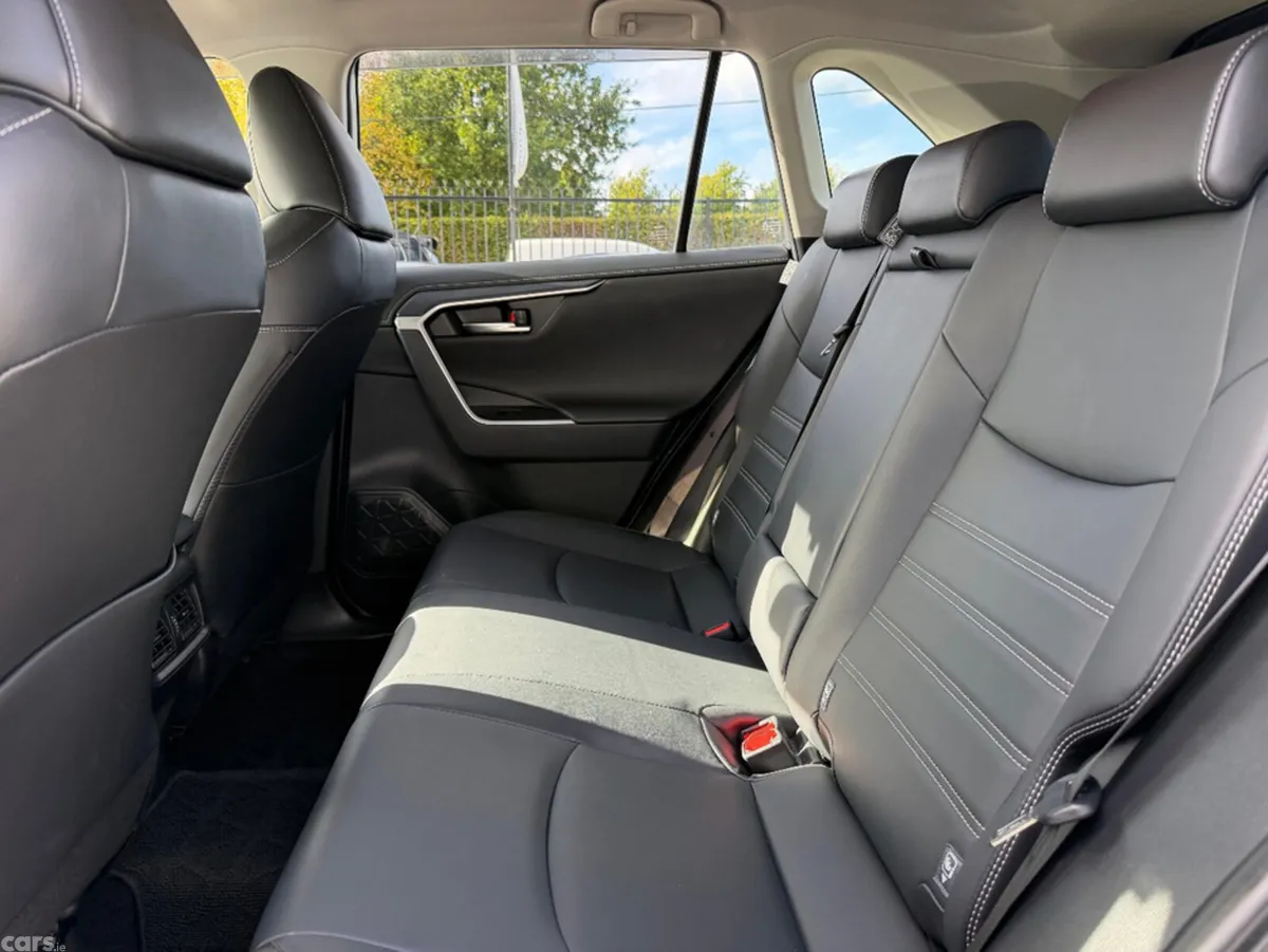 Toyota RAV4 MPV, Petrol Hybrid, 2020, White