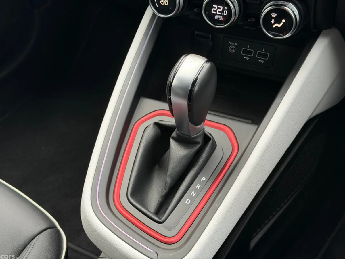 Renault Clio Hatchback, Petrol, 2021, Red