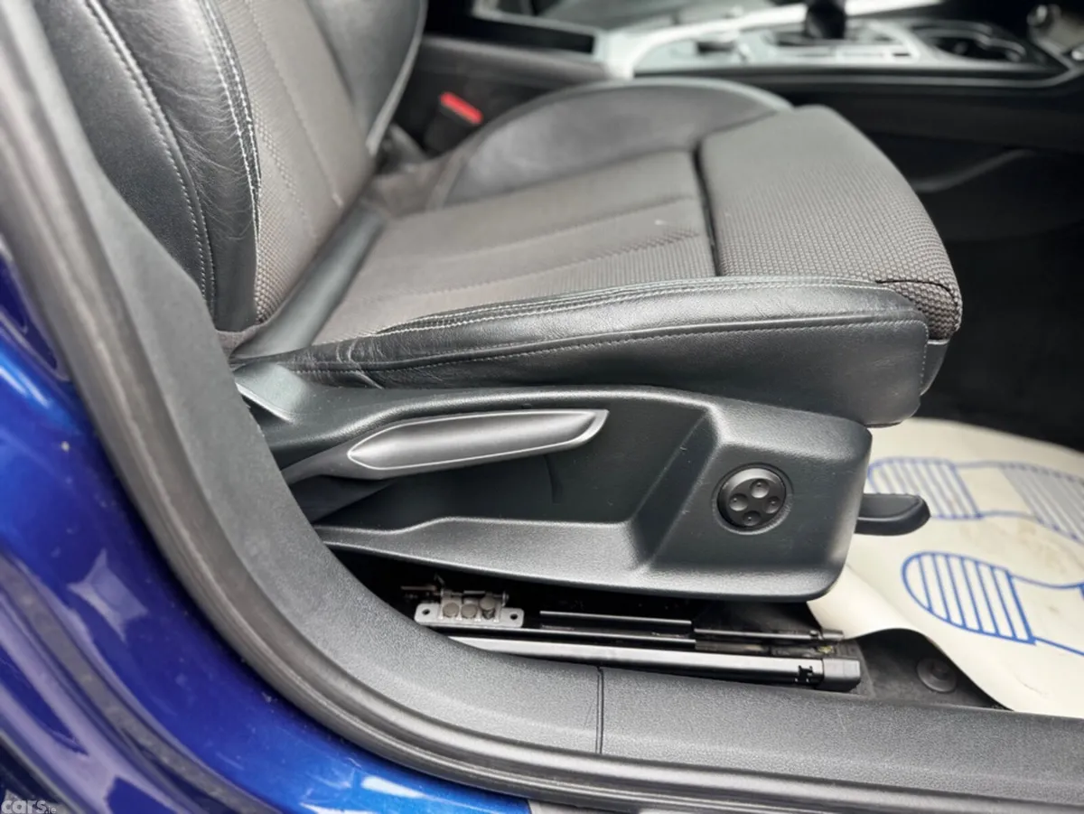 Audi A4 Saloon, Diesel, 2017, Blue