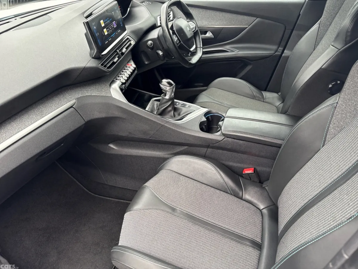 Peugeot 3008 MPV, Diesel, 2021, White