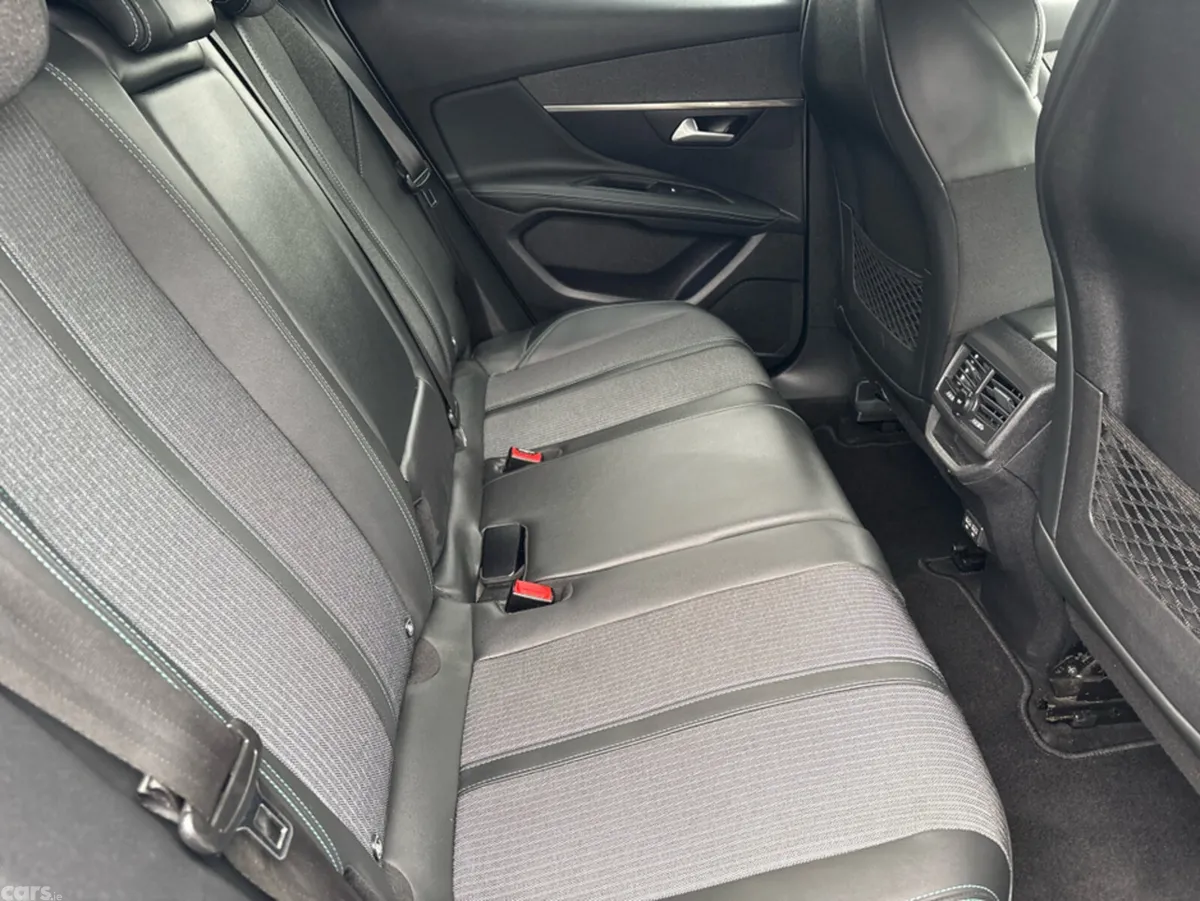 Peugeot 3008 MPV, Diesel, 2021, White