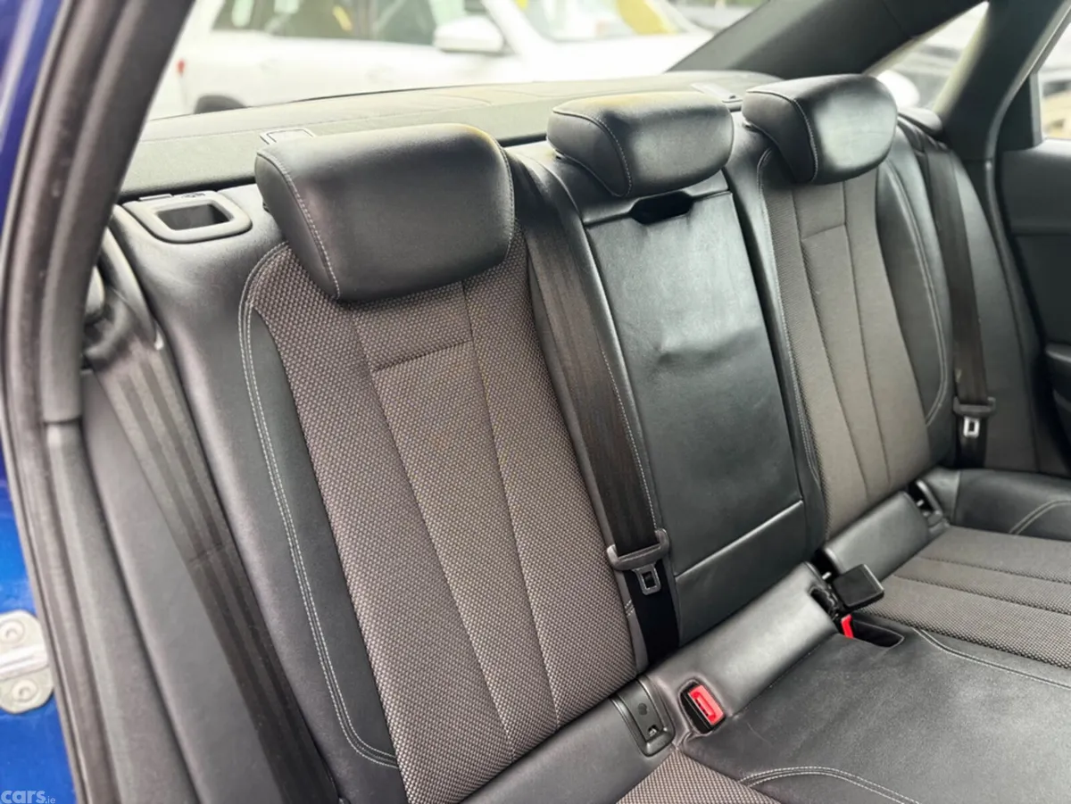 Audi A4 Saloon, Diesel, 2017, Blue