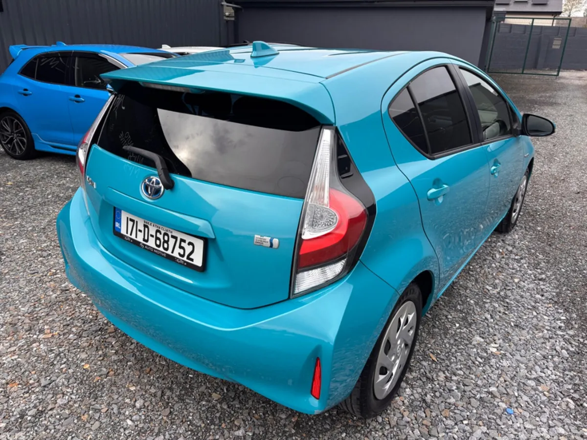 Toyota Aqua Hatchback, Petrol Hybrid, 2017, Blue