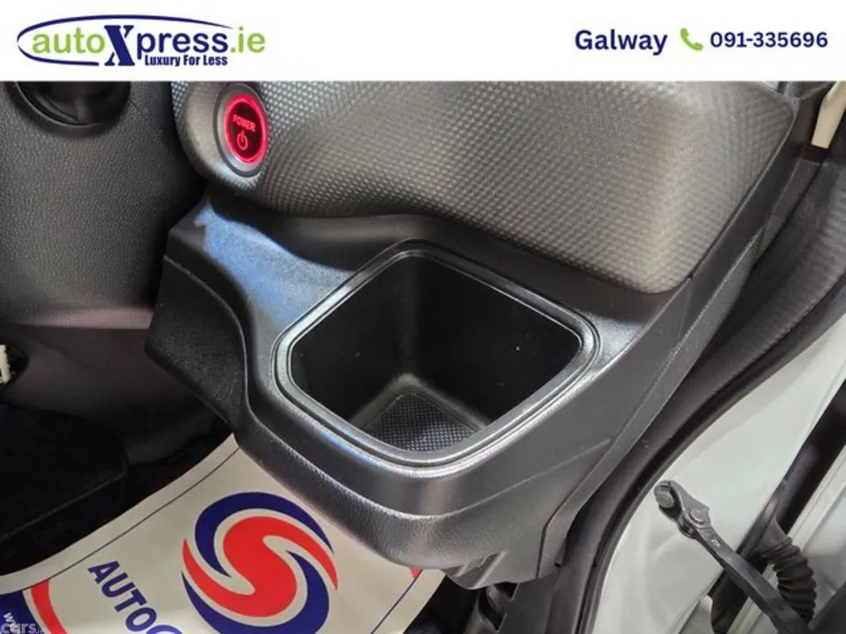 Honda Freed MPV, Petrol Hybrid, 2016, White