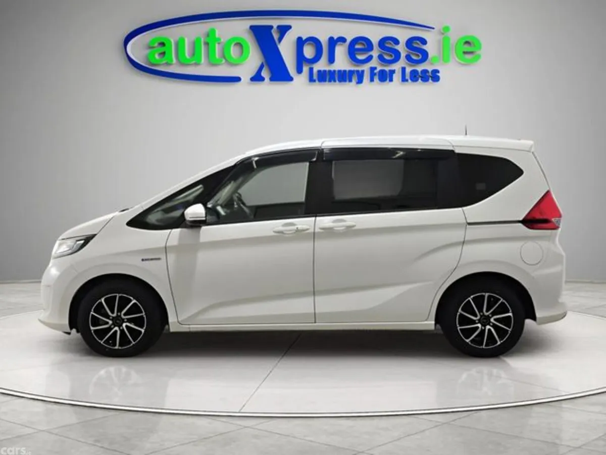 Honda Freed MPV, Petrol Hybrid, 2016, White