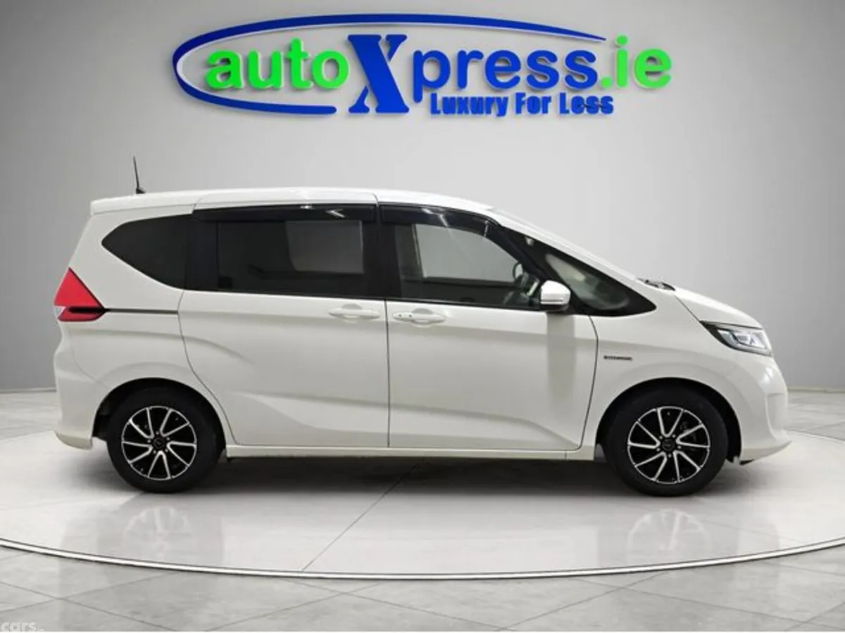 Honda Freed MPV, Petrol Hybrid, 2016, White
