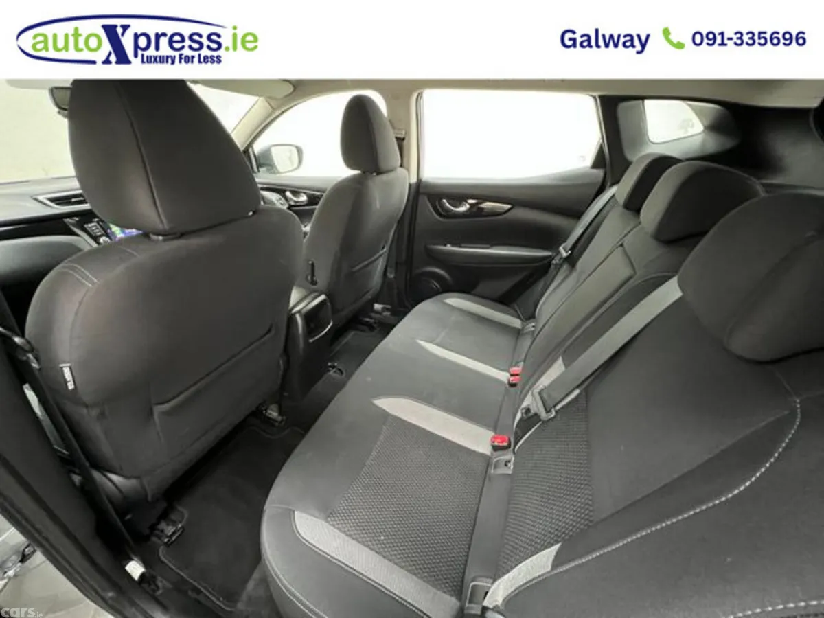Nissan Qashqai Hatchback, Diesel, 2019, Silver