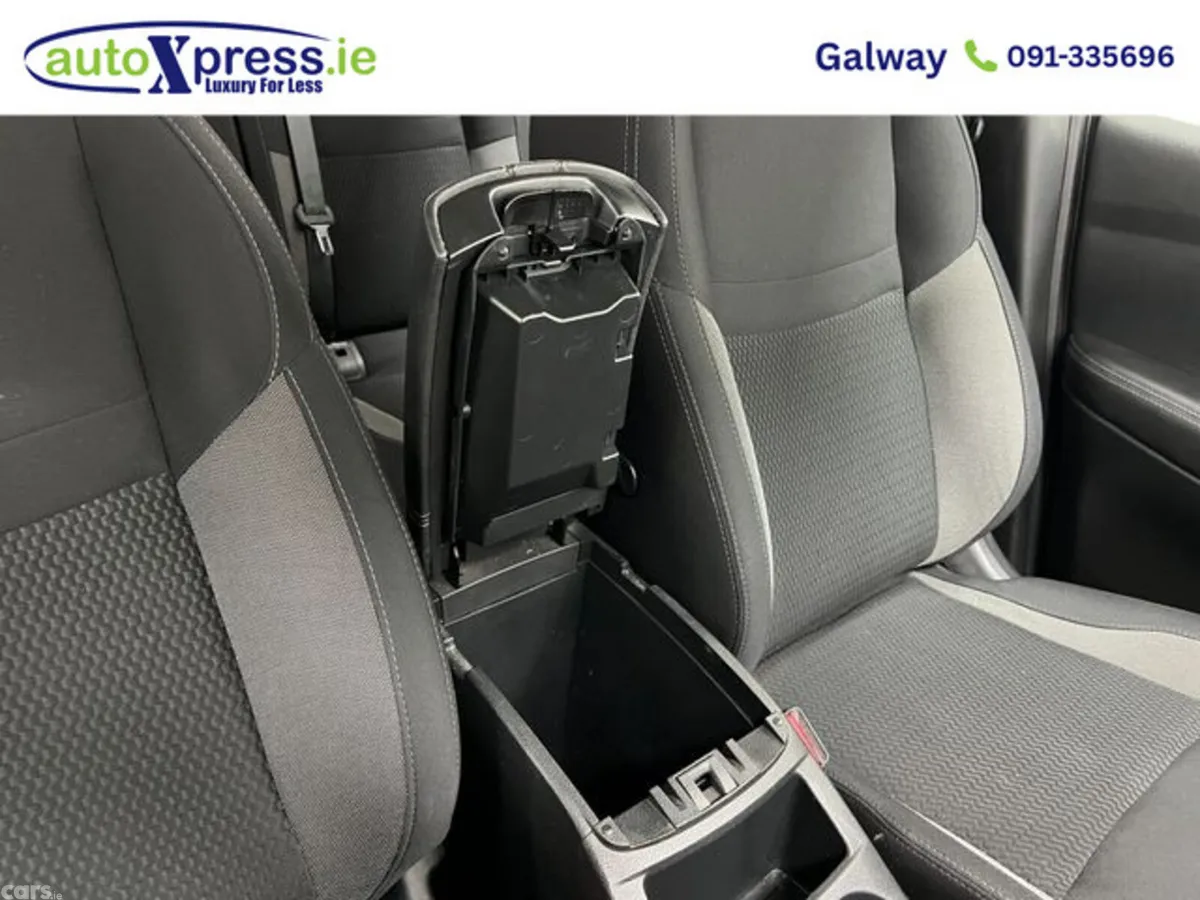 Nissan Qashqai Hatchback, Diesel, 2019, Silver