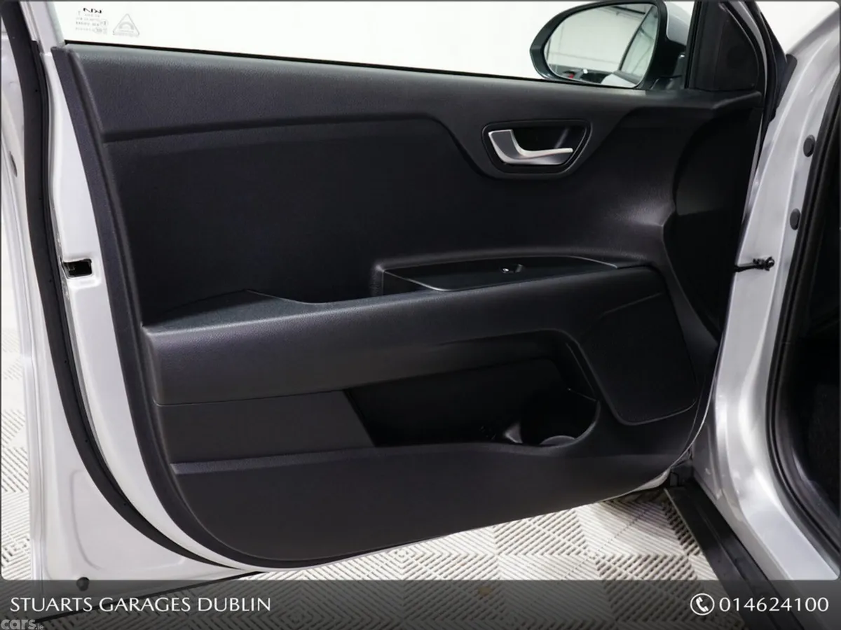 Kia Stonic Estate, Petrol, 2022, Silver