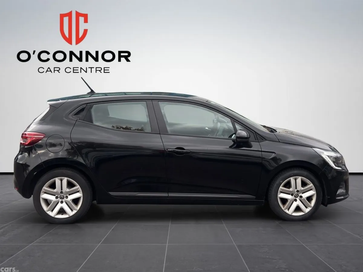 Renault Clio Hatchback, Petrol, 2022, Black