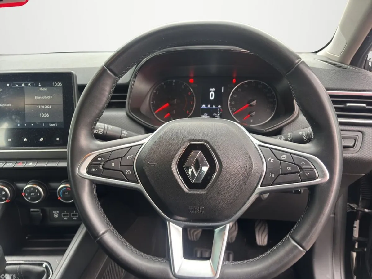 Renault Clio Hatchback, Petrol, 2022, Black