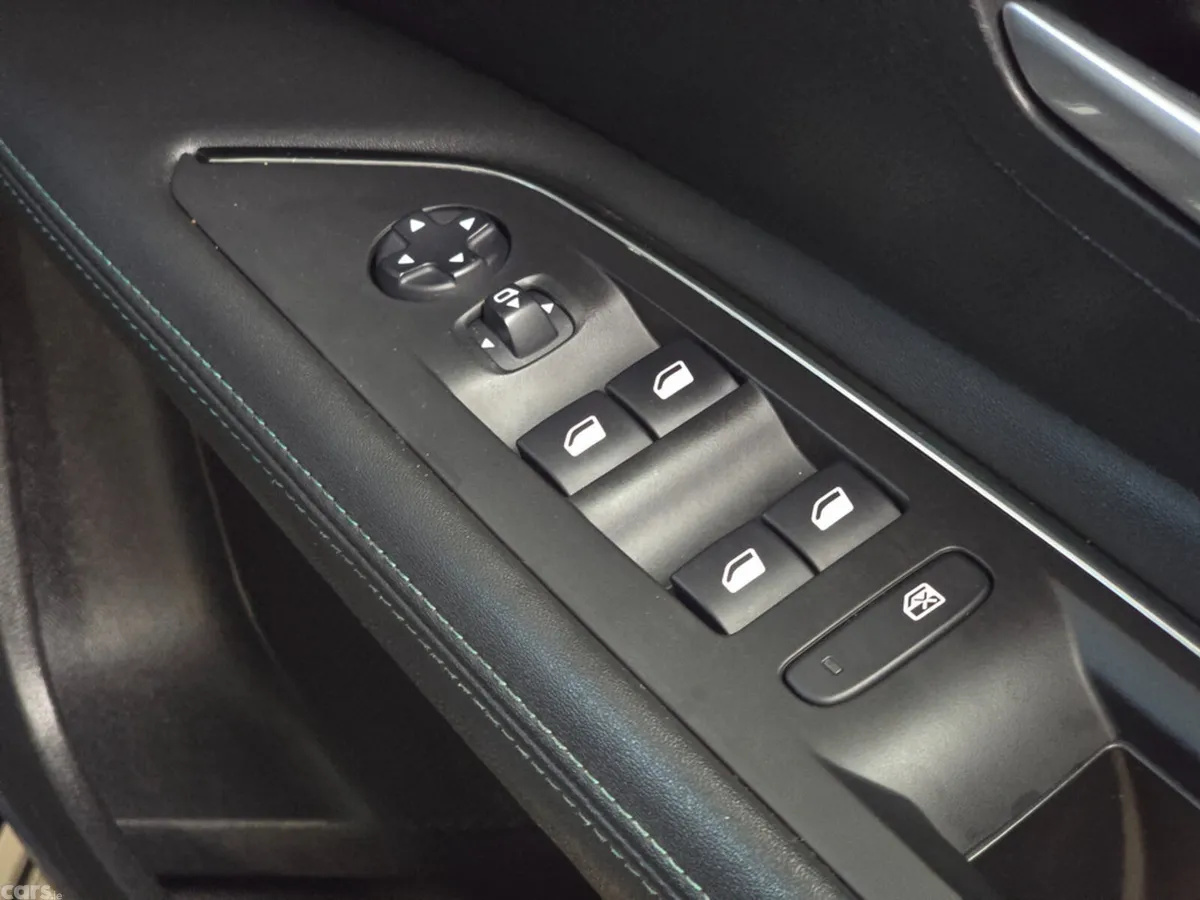 Peugeot 3008 MPV, Diesel, 2021, Blue