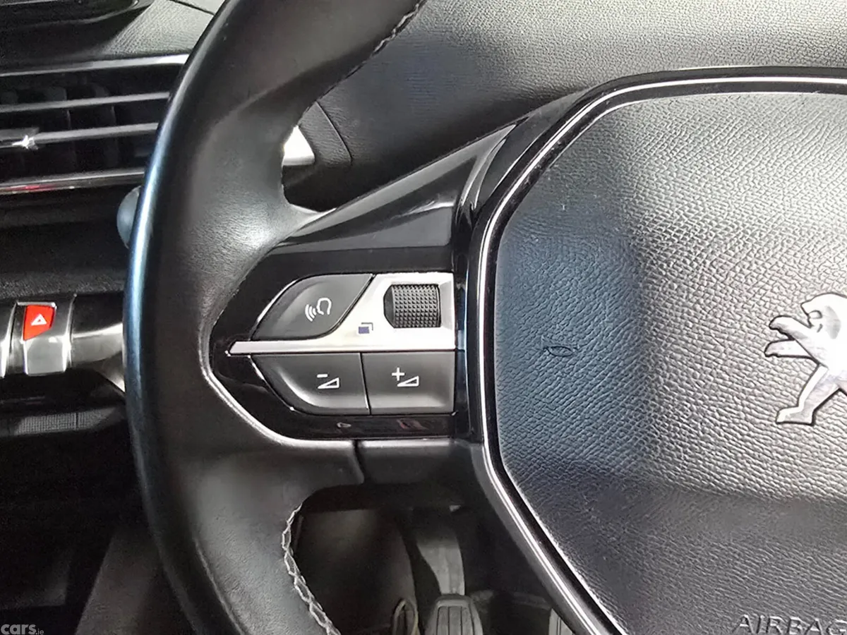 Peugeot 3008 MPV, Diesel, 2021, Blue