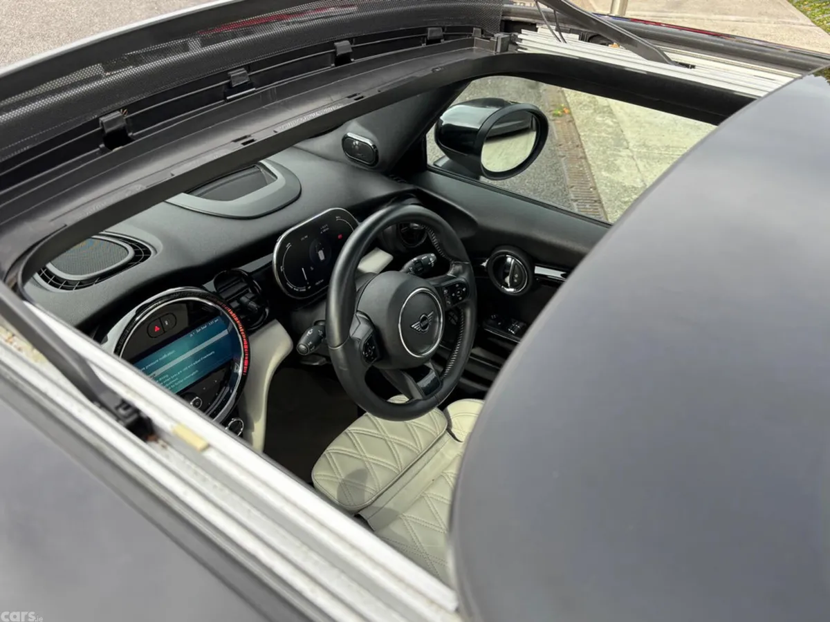 Mini Cooper Hatchback, Electric, 2023, Black
