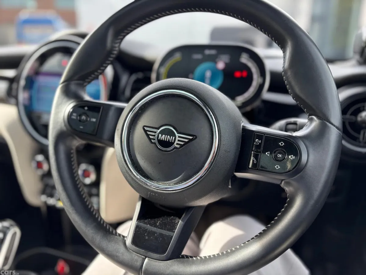 Mini Cooper Hatchback, Electric, 2023, Black