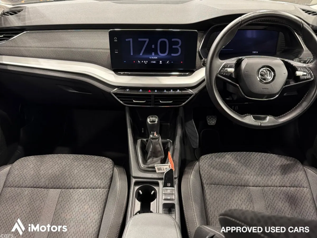 Skoda Octavia Saloon, Diesel, 2023, White