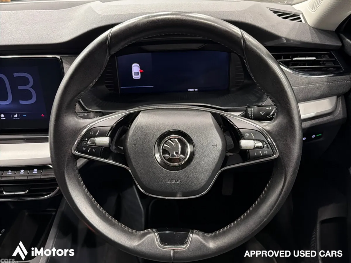 Skoda Octavia Saloon, Diesel, 2023, White