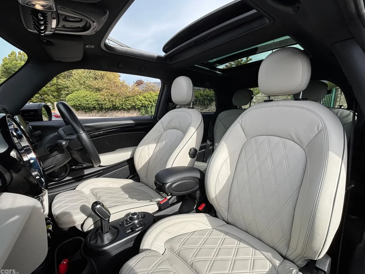 Mini Cooper Hatchback, Electric, 2023, Black