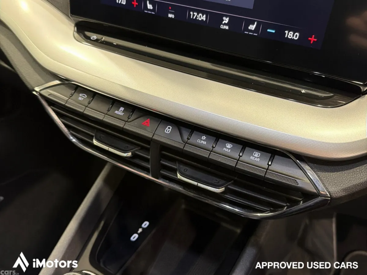 Skoda Octavia Saloon, Diesel, 2023, White