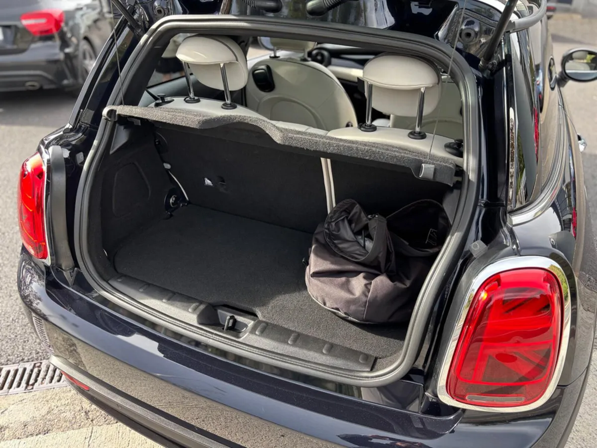 Mini Cooper Hatchback, Electric, 2023, Black