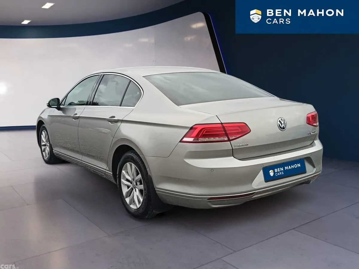 Volkswagen Passat Saloon, Diesel, 2016, Silver
