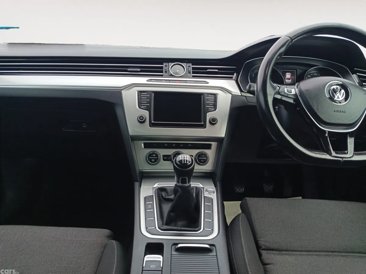 Volkswagen Passat Saloon, Diesel, 2016, Silver