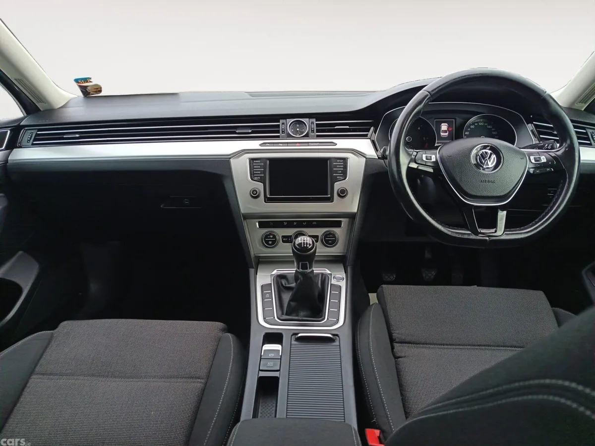 Volkswagen Passat Saloon, Diesel, 2016, Silver
