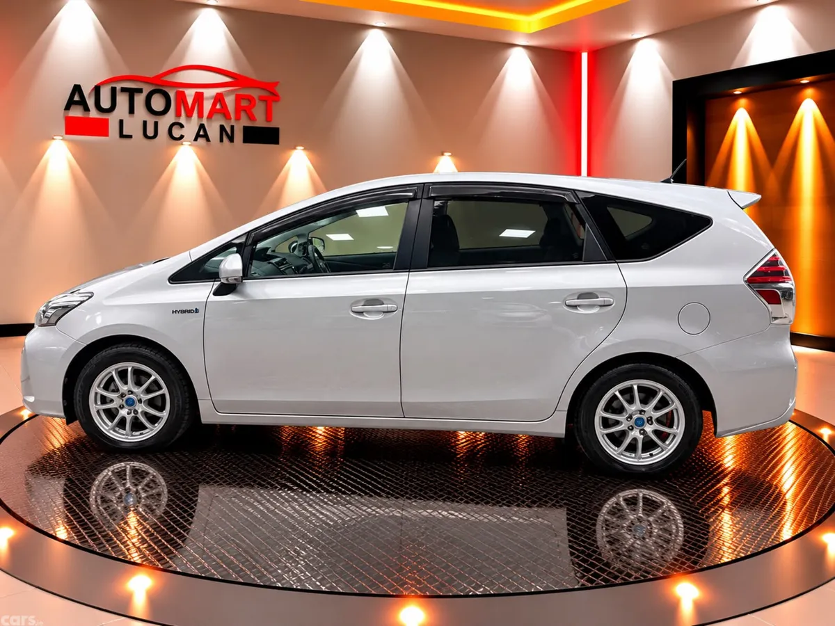 Toyota Prius MPV, Petrol Hybrid, 2017, Silver