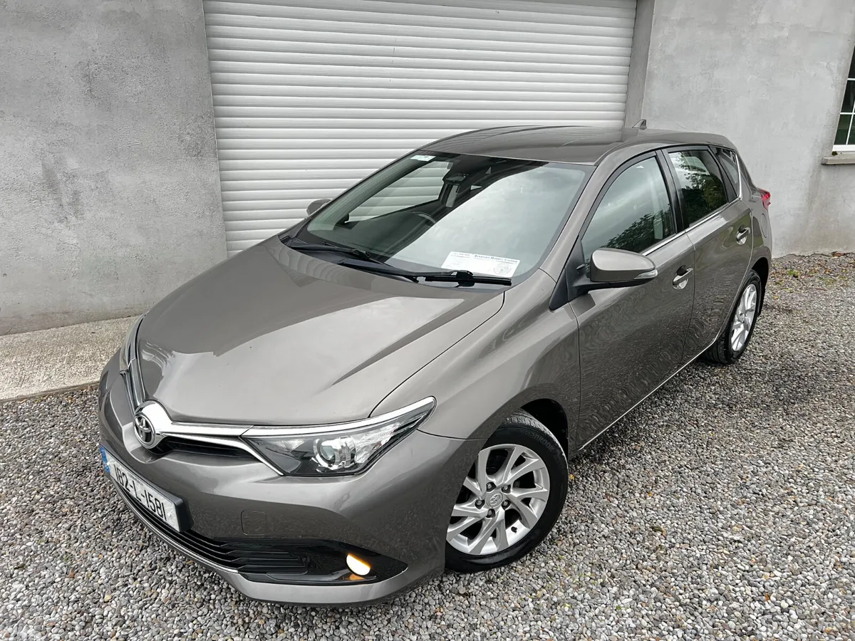 Toyota Auris Hatchback, Petrol, 2018, Grey