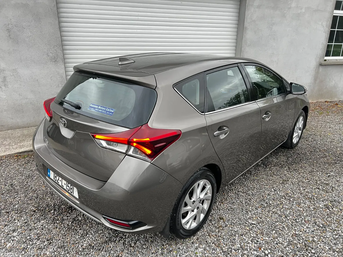 Toyota Auris Hatchback, Petrol, 2018, Grey