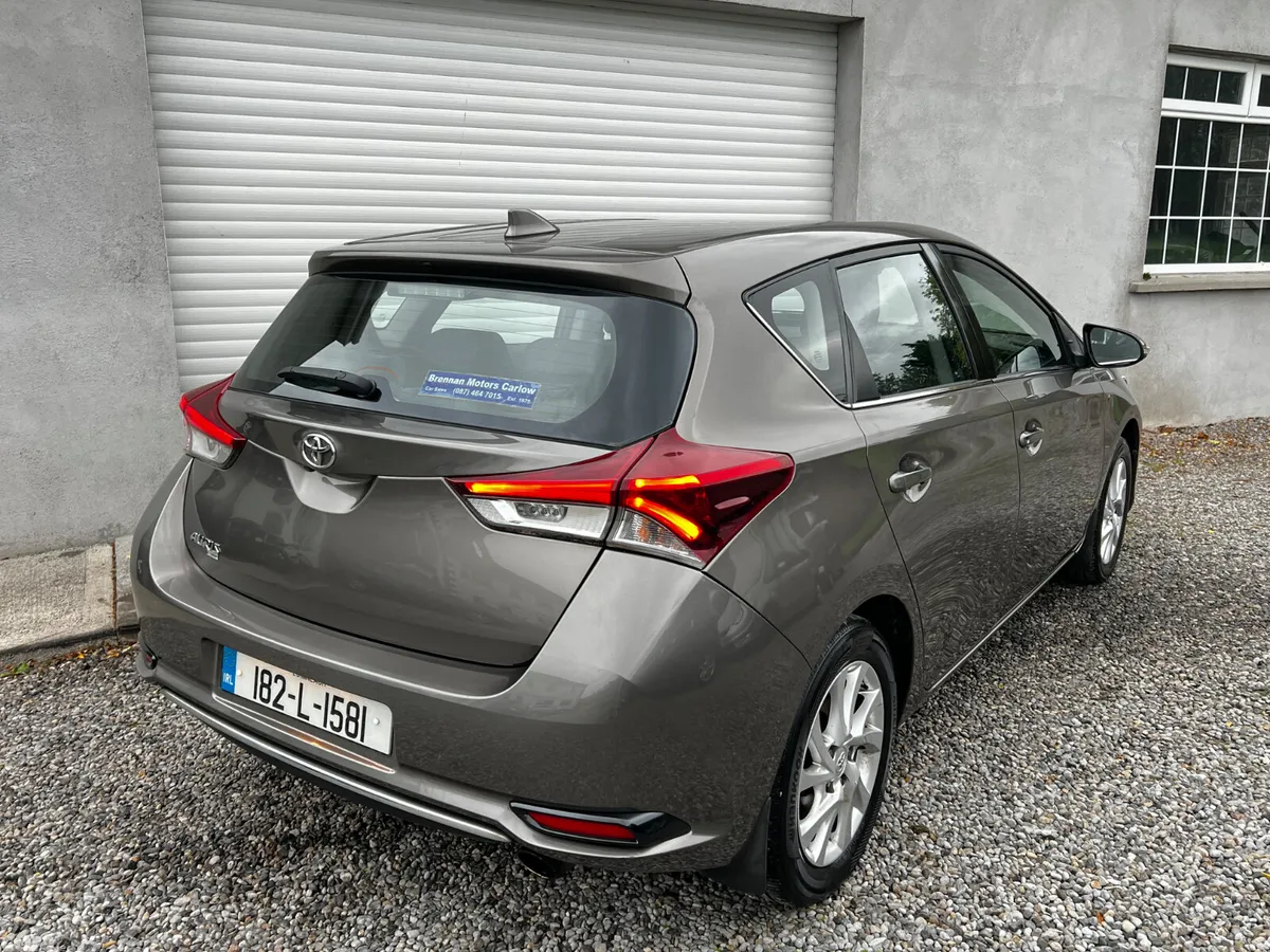 Toyota Auris Hatchback, Petrol, 2018, Grey