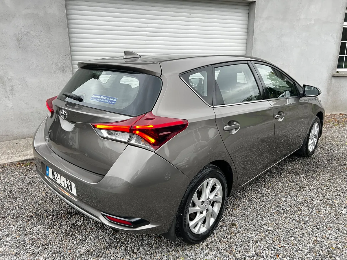 Toyota Auris Hatchback, Petrol, 2018, Grey